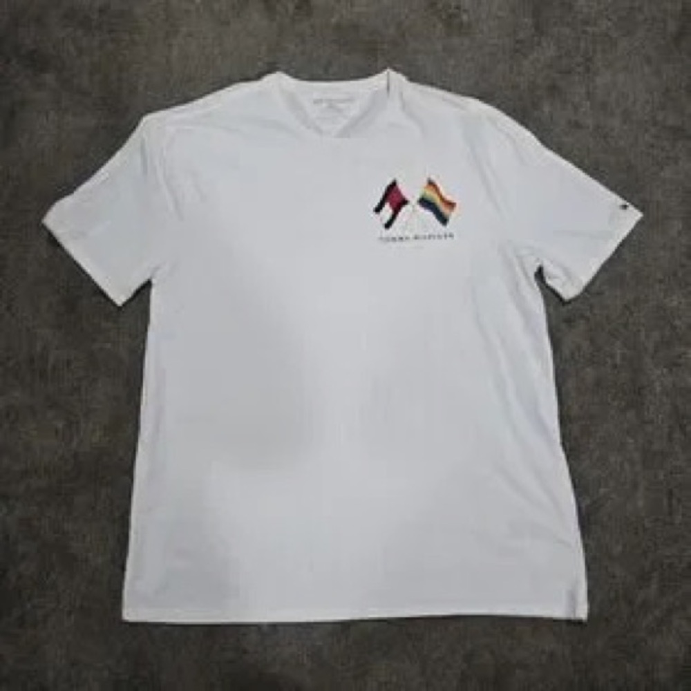Guess White Short Sleeve Tee with Small Multicolor Chest Print - Picture 1 of 9